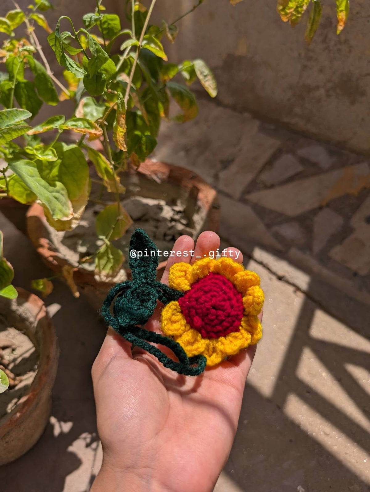 Handmade Crochet Sunflower Keychain – Aesthetic Knitted Flower Scrunchie Charm, Cute Hair Accessory & Wristlet