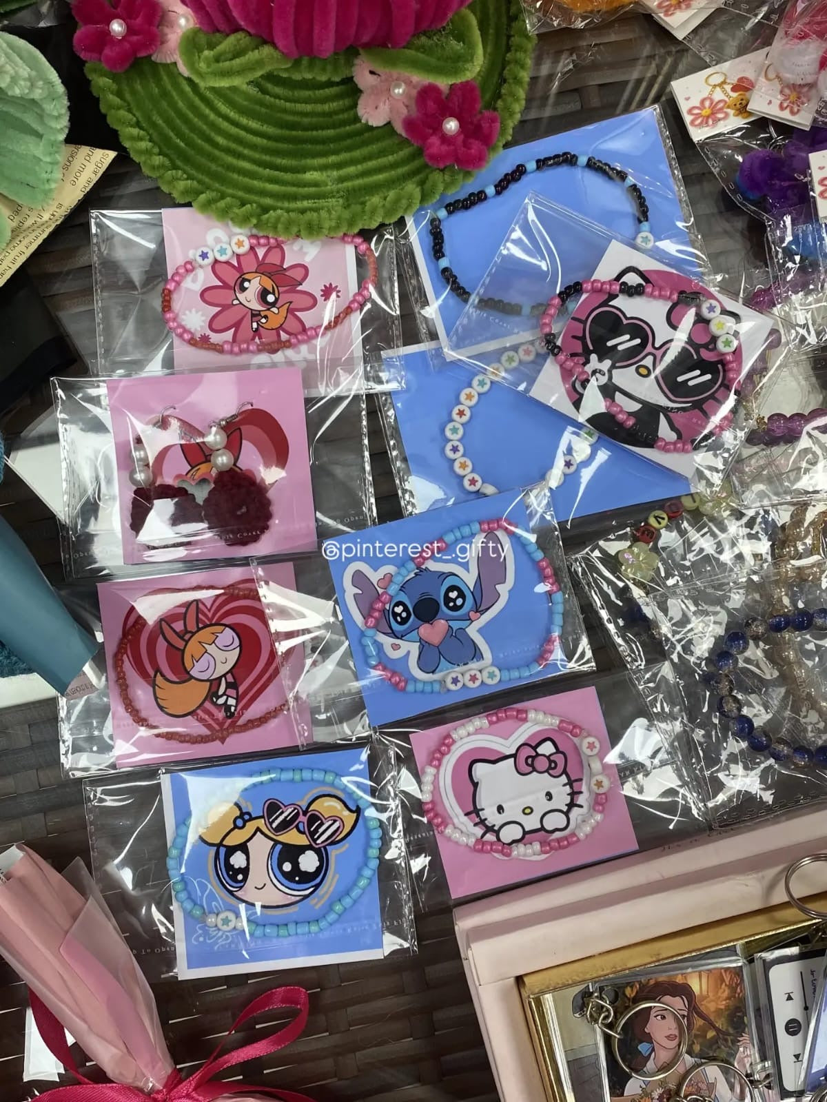 Handmade Character Beaded single Bracelets – Aesthetic Cartoon Theme Stretch Bracelets with Cute Backing Card, Y2K Friendship Jewelry Gift