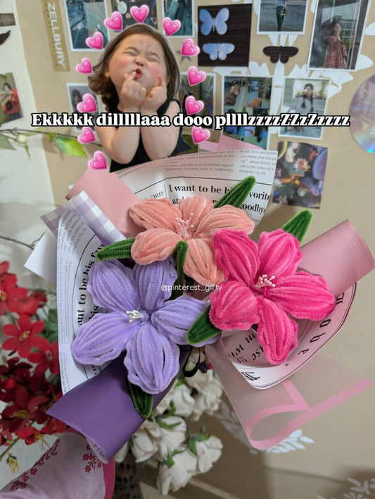 Handmade Pipe Cleaner Cream Lily Bouquet – Soft Single Stem Flower Gift, Aesthetic cream Room Decor & Cute Birthday Favor